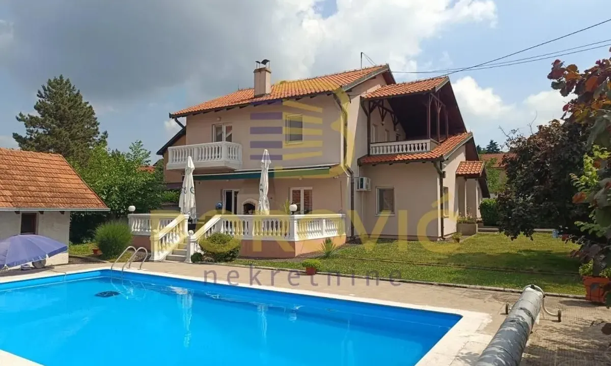 Prodaja, kuća, 220m², Sremčica, Beograd