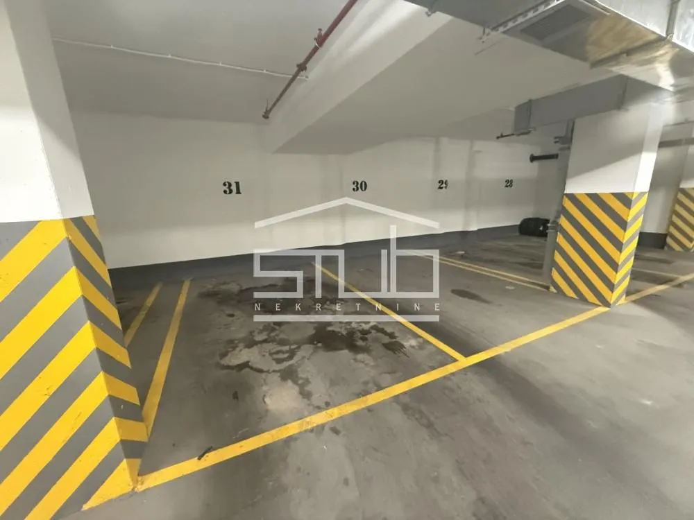 Rent, four bedroom apartment, 172m², Čukarica, Beograd