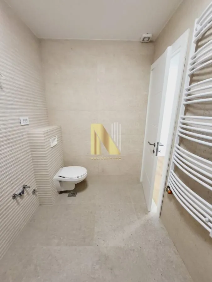 Prodaja, četvorosoban stan, 170m², Grbavica, Novi Sad Sve Podlokacije