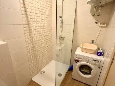 Izdavanje, jednosoban stan, 47m², City Kvart, Podgorica - image 5