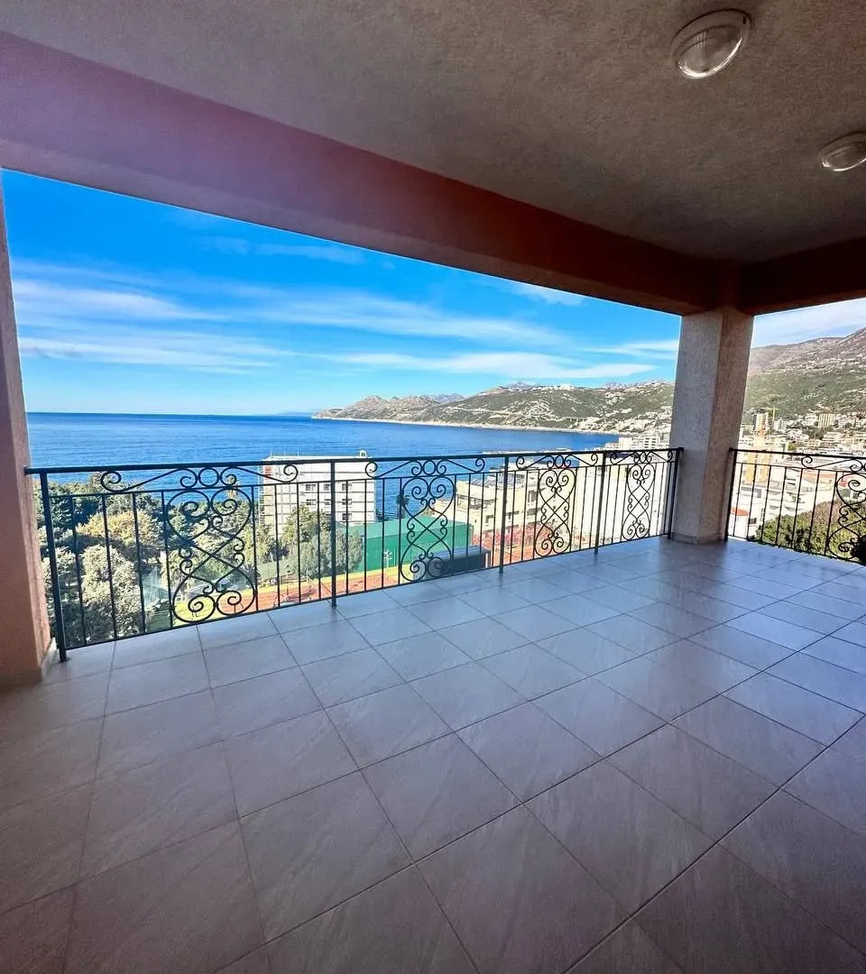 Prodaja, četvorosoban stan, 176m², Dobra Voda, Budva