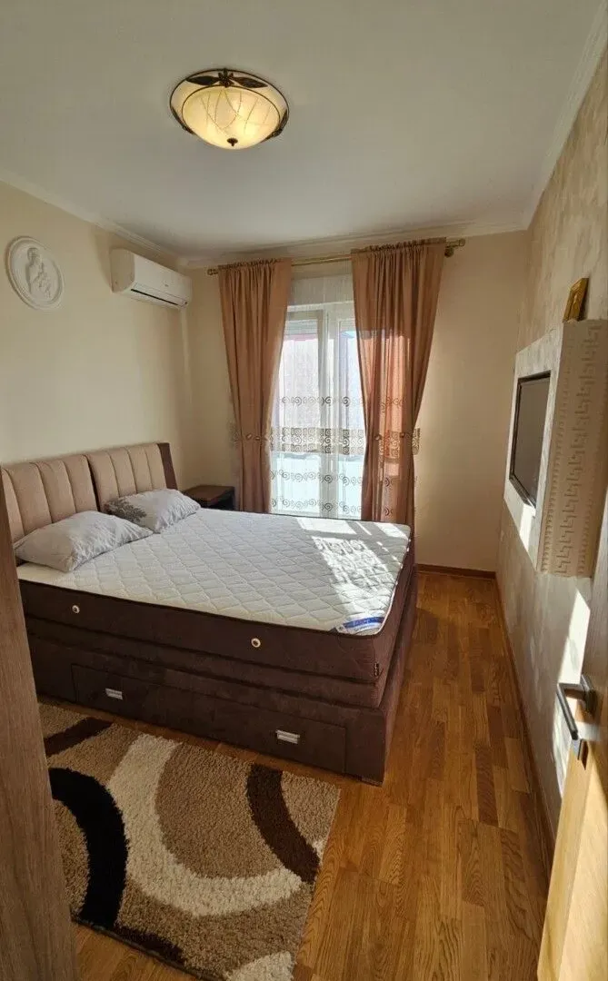 Izdavanje, dvosoban stan, 64m², City Kvart, Podgorica