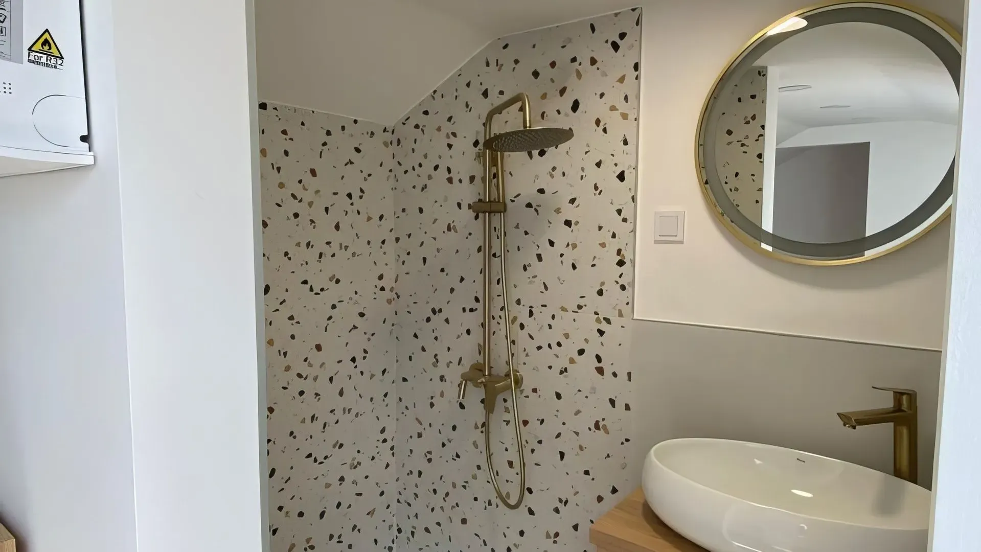 Izdavanje, trosoban stan, 90m², Zelenika, Herceg Novi