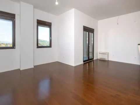 Prodaja, trosoban stan, 95m², Gornja Gorica, Podgorica - image 11