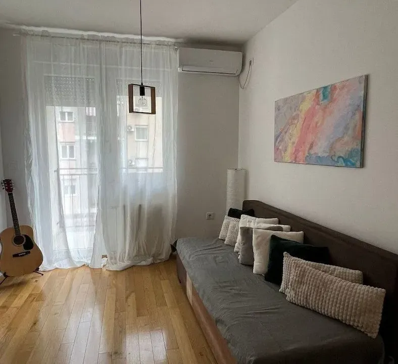 Izdavanje, jednosoban stan, 40m², Detelinara, Novi Sad Sve Podlokacije