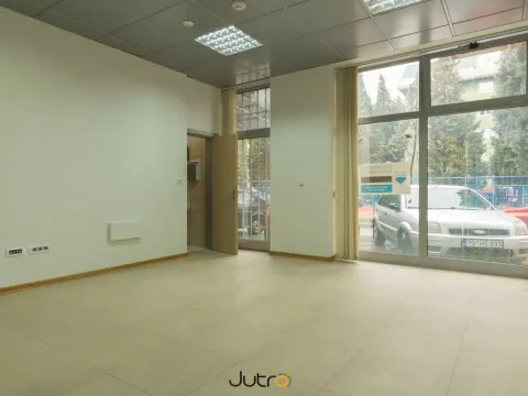 Izdavanje, poslovni prostor, 120m², Podgorica, Crna Gora - image 2