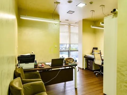 Izdavanje, poslovni prostor, 75m², Centar, Podgorica - image 3