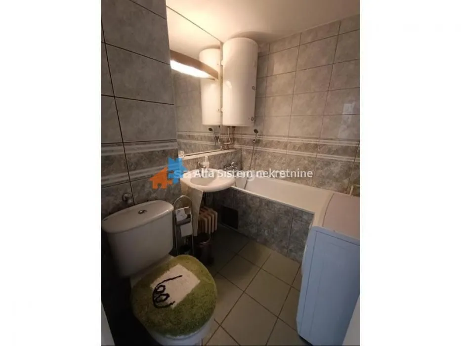 Izdavanje, trosoban stan, 100m², Bežanijska Kosa 3, Bežanijska Kosa Sve Podlokacije