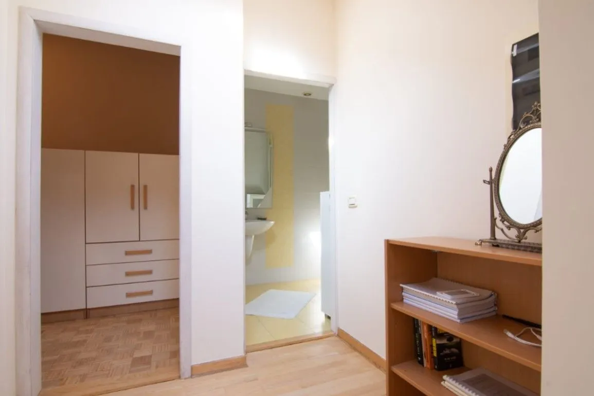 Izdavanje, kuća, 230m², Bezanijska Kosa 1, Bežanijska Kosa Sve Podlokacije