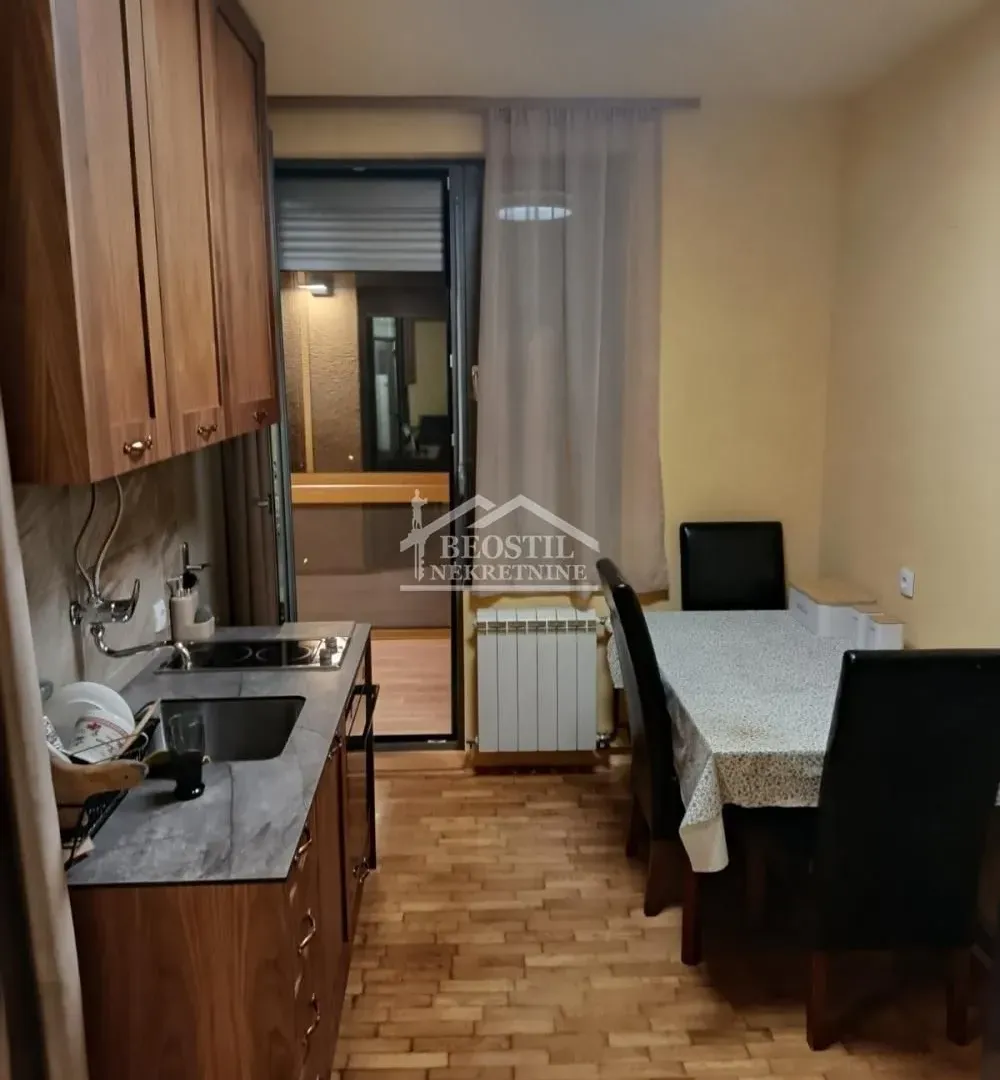 Prodaja, četvorosoban stan, 104m², Gradska Bolnica, Zvezdara Sve Podlokacije