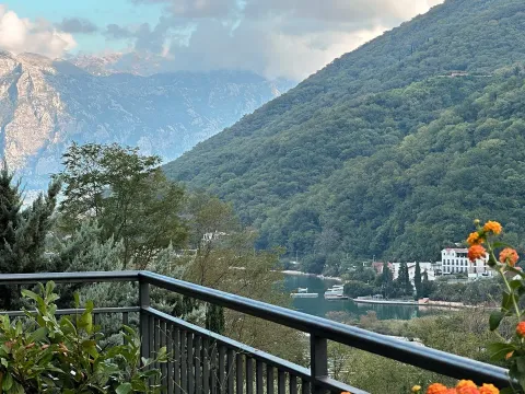 Prodaja, trosoban stan, 97m², Morinj, Kotor - image 14