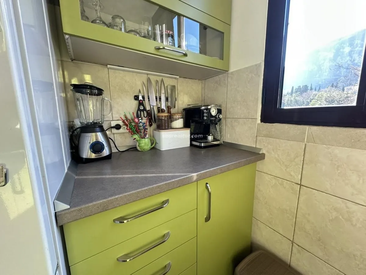 Prodaja, jednosoban stan, 46m², Škaljari, Kotor