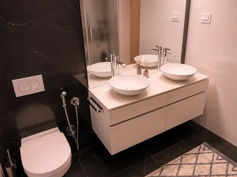 Izdavanje, dvosoban stan, 180m², Dukley Gardens, Budva - image 7