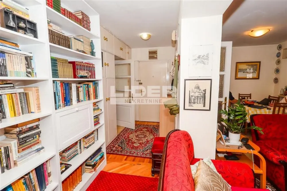 Sale, four bedroom apartment, 99m², Botanička Bašta, Palilula Sve Podlokacije