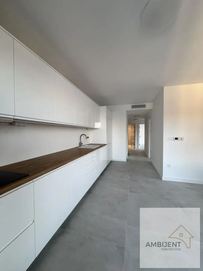 Izdavanje, četvorosoban stan, 77m², Stari Banovci, Stara Pazova