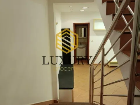 Izdavanje, poslovni prostor, 46m², Centar, Podgorica - image 10