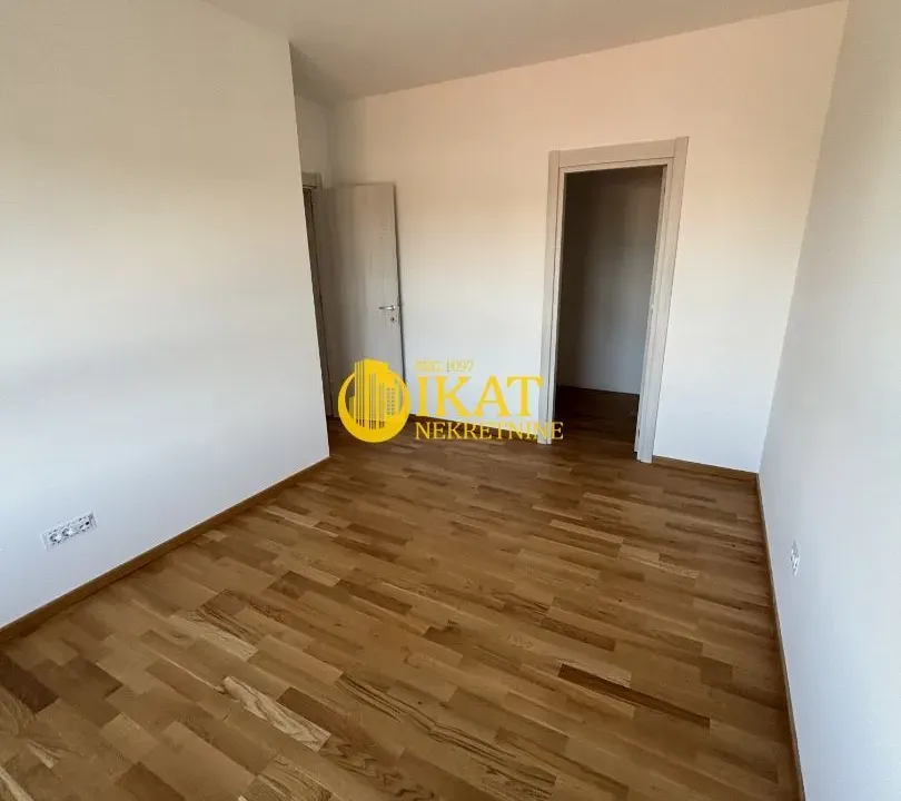 Sale, four bedroom apartment, 80m², Centar, Stara Pazova