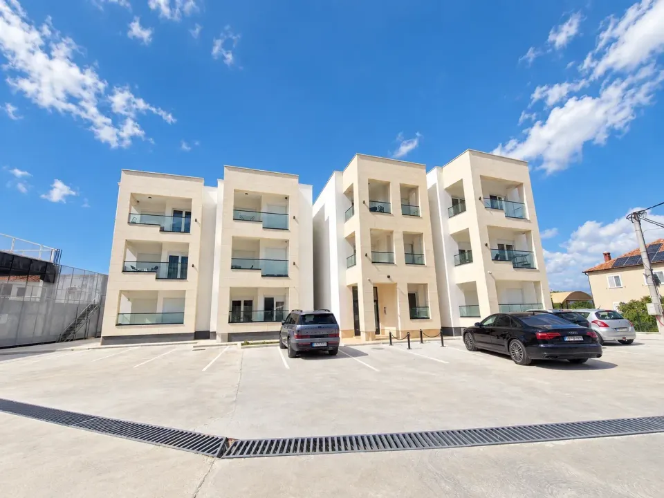 Rent, office space, 110m², Kotor, Crna Gora
