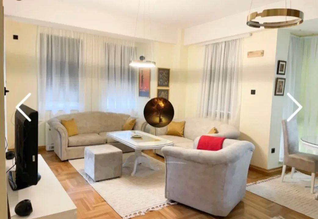 Izdavanje, dvosoban stan, 76m², Centar, Podgorica