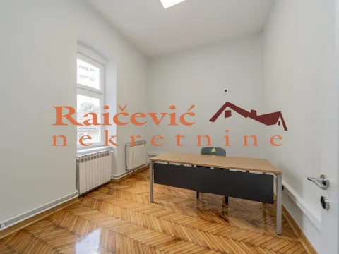 Rent, office space, 239m², Centar, Stara Pazova - image 3