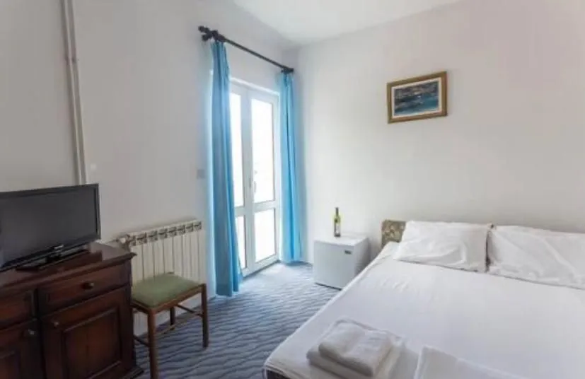 Prodaja, ugostiteljski objekat, 1500m², Centar, Budva