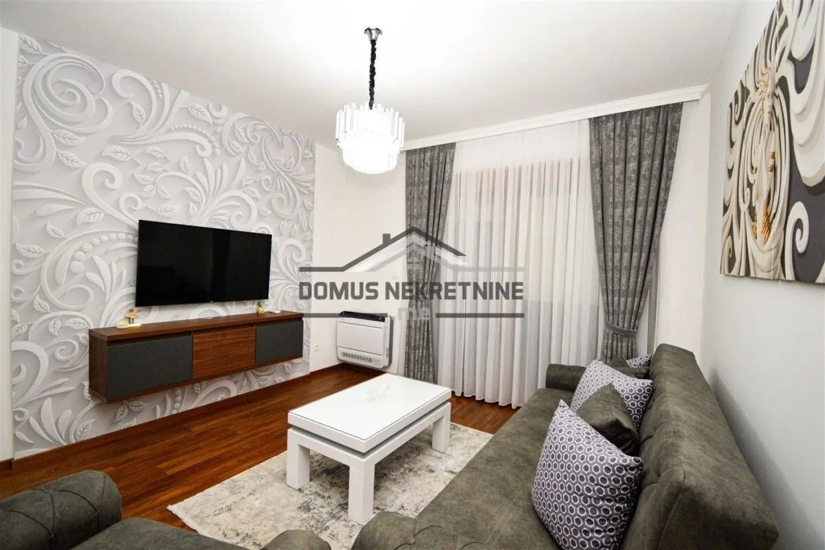 Izdavanje, dvosoban stan, 70m², Master Kvart, Podgorica