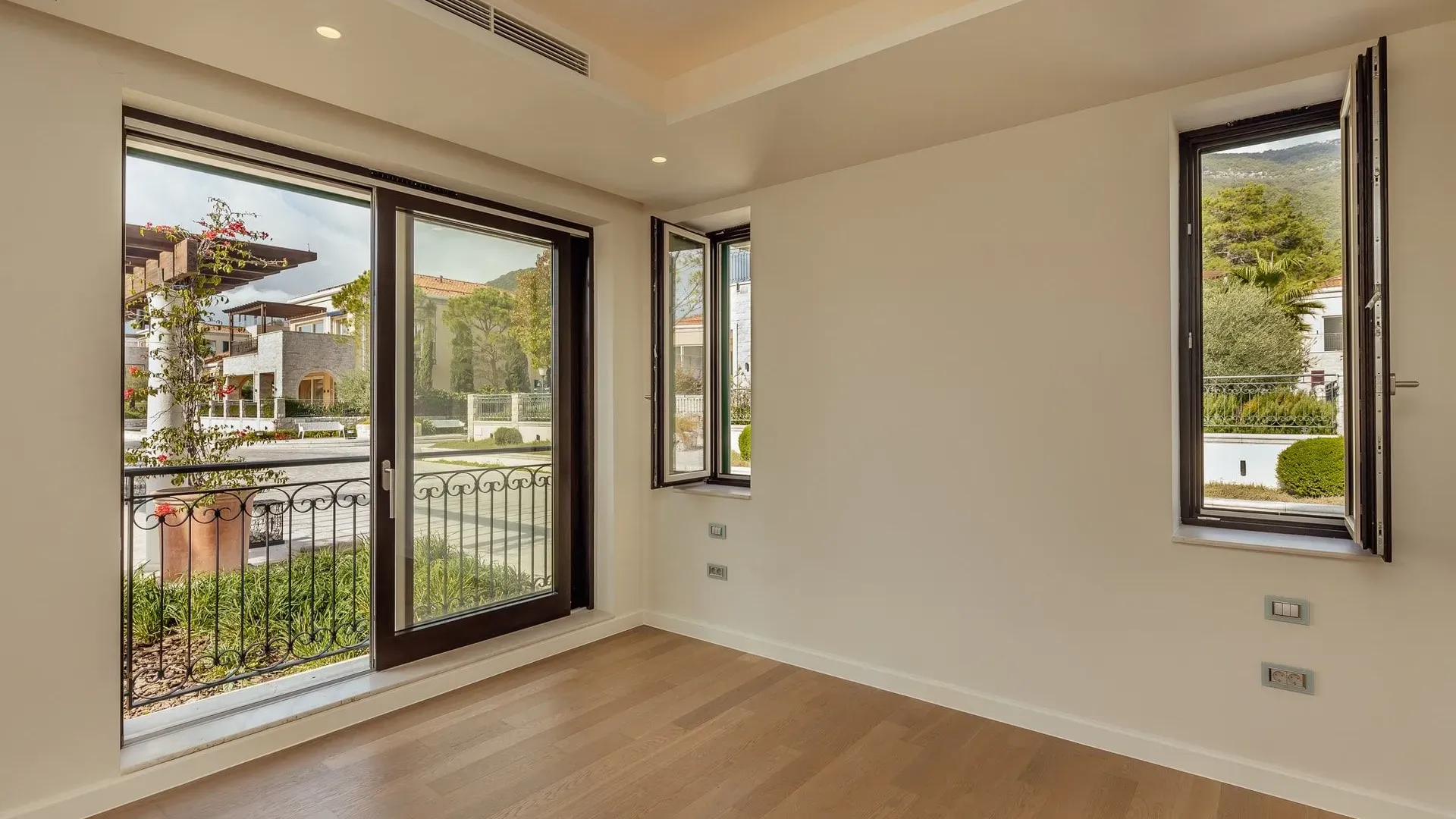 Prodaja, kuća, 325m², Portonovi, Herceg Novi