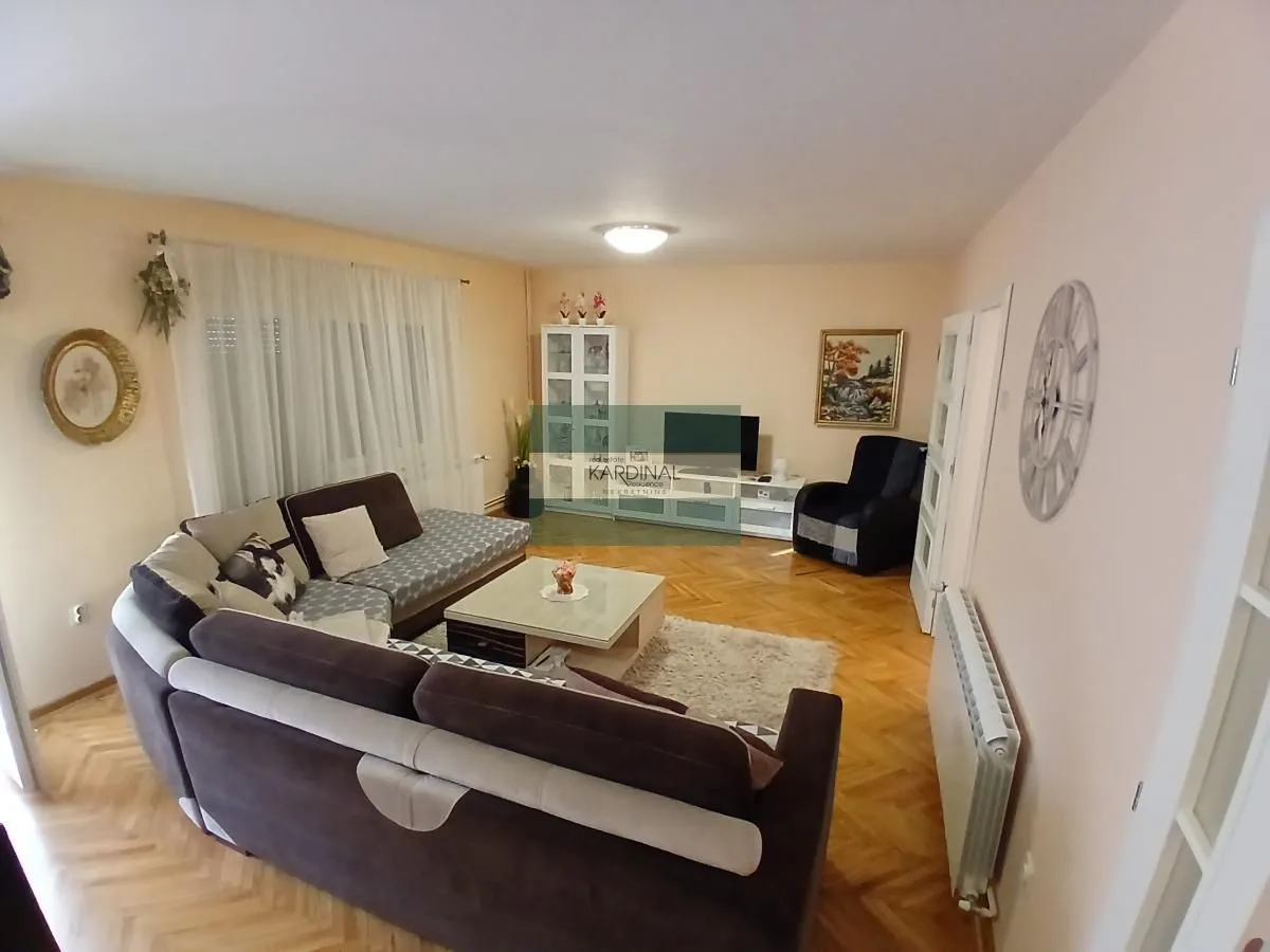 Prodaja, kuća, 379m², Trnava, Jagodina