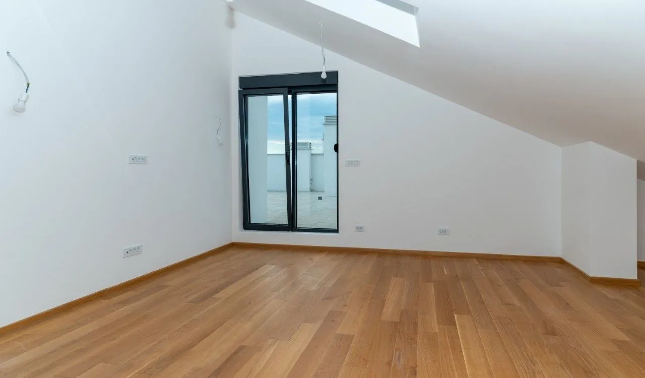 Izdavanje, stan, 173m², Zabjelo, Podgorica