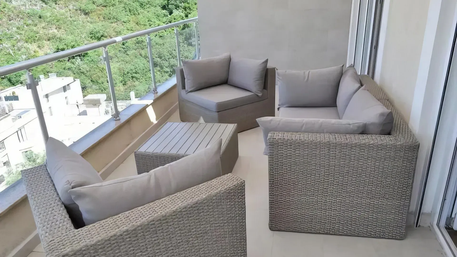 Rent, three bedroom apartment, 150m², Pržno, Budva
