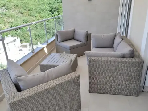 Izdavanje, trosoban stan, 150m², Pržno, Budva - image 11
