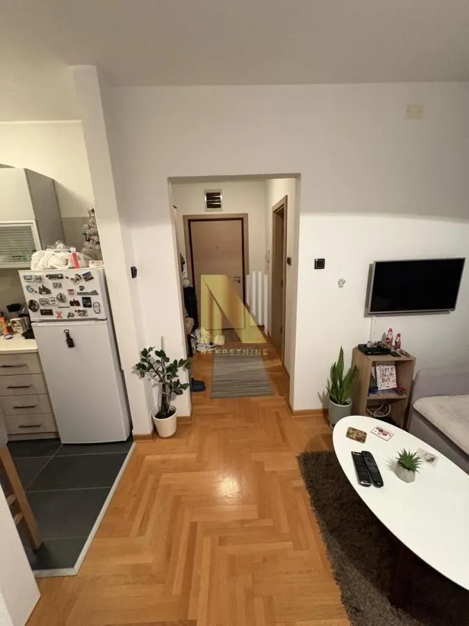 Prodaja, dvosoban stan, 36m², Adamovićevo Naselje, Novi Sad Sve Podlokacije