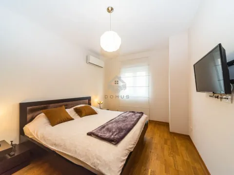 Rent, two bedroom apartment, 70m², City Kvart, Podgorica - image 8