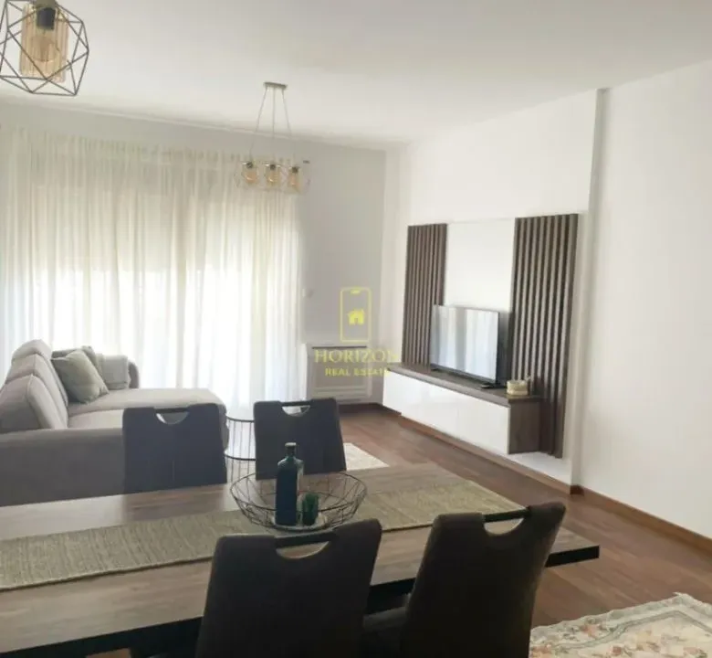 Izdavanje, dvosoban stan, 72m², Master Kvart, Podgorica