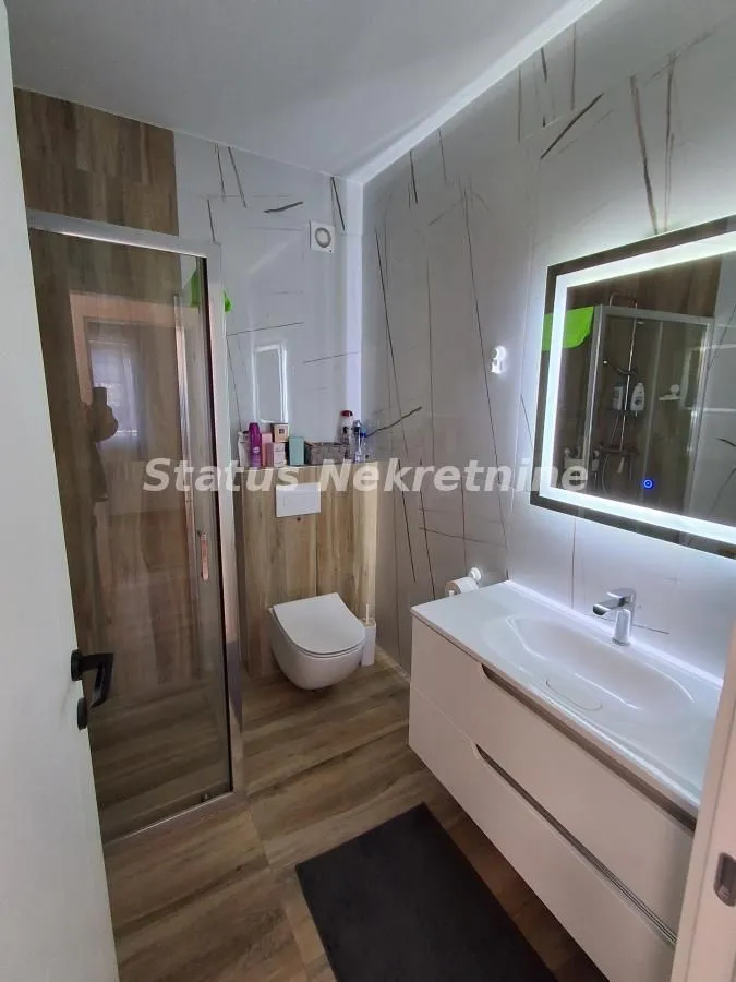 Prodaja, četvorosoban stan, 98m², Petrovaradin, Novi Sad