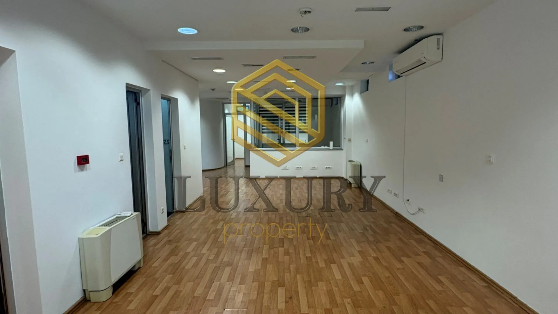 Rent, office space, 160m², Obala Morače, Podgorica
