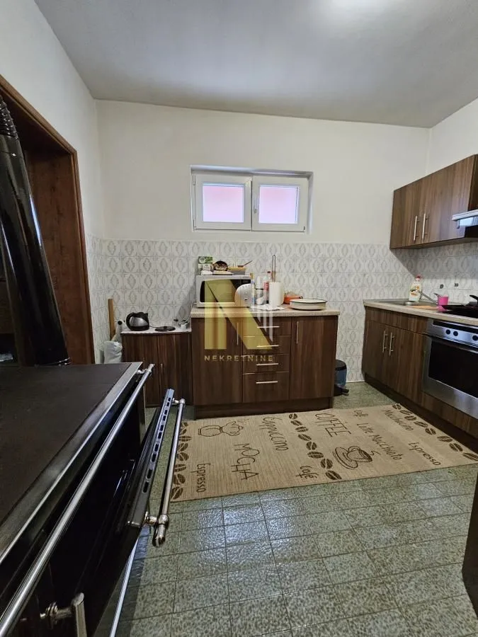 Prodaja, kuća, 200m², Futog, Novi Sad Sve Podlokacije