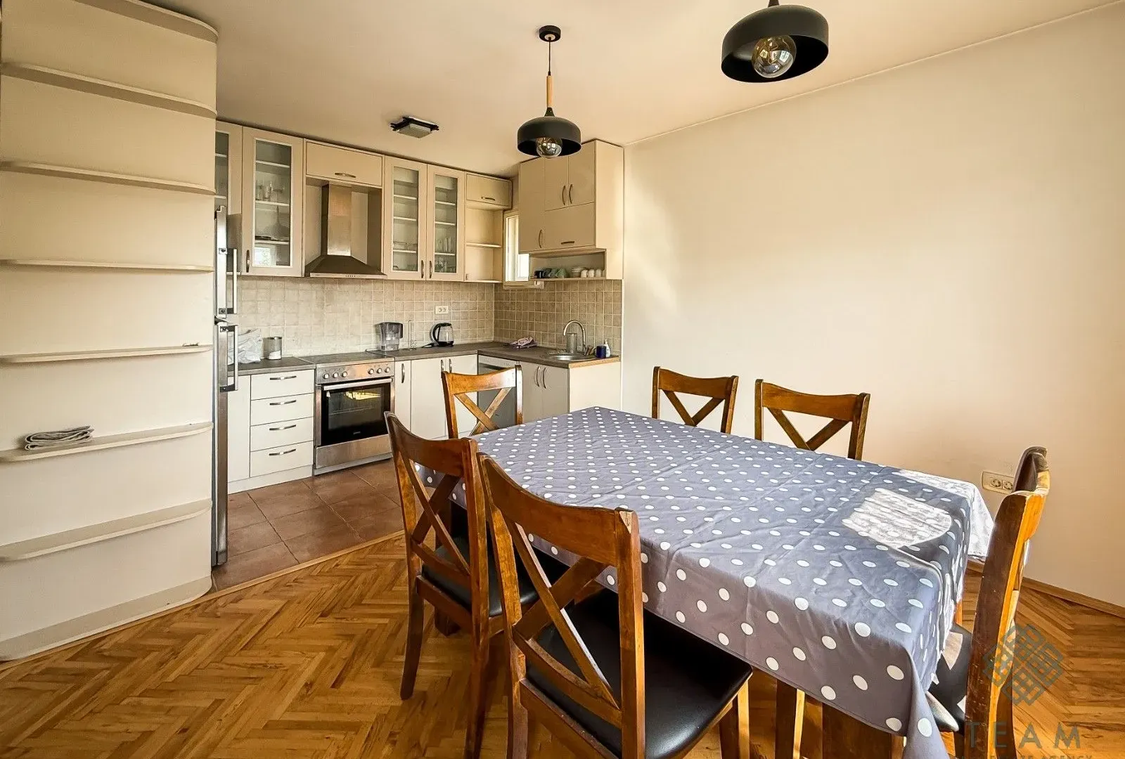 Izdavanje, dvosoban stan, 106m², Stari Aerodrom, Podgorica