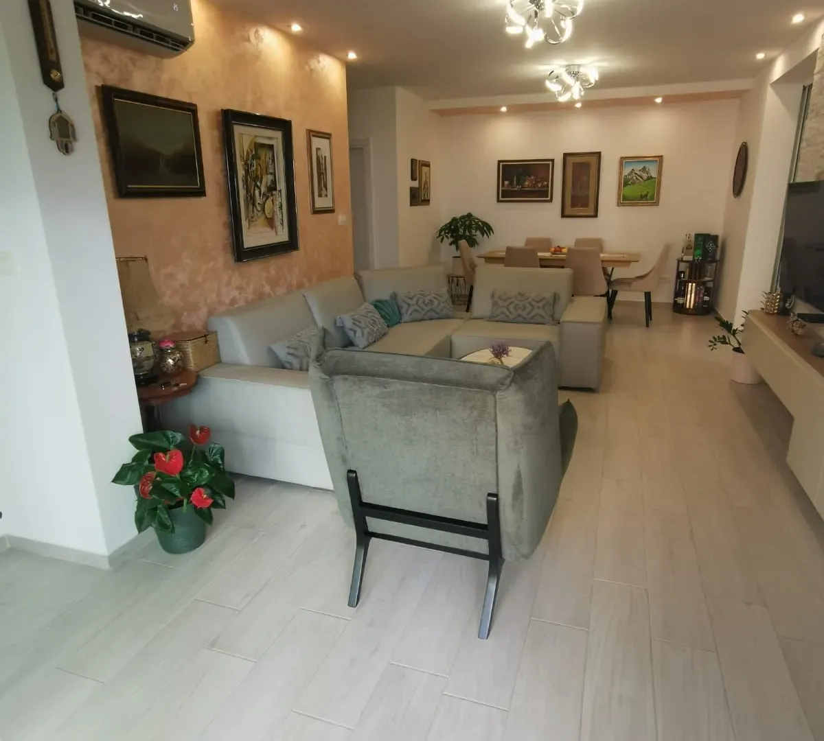 Prodaja, jednosoban stan, 61m², Dobrota, Kotor
