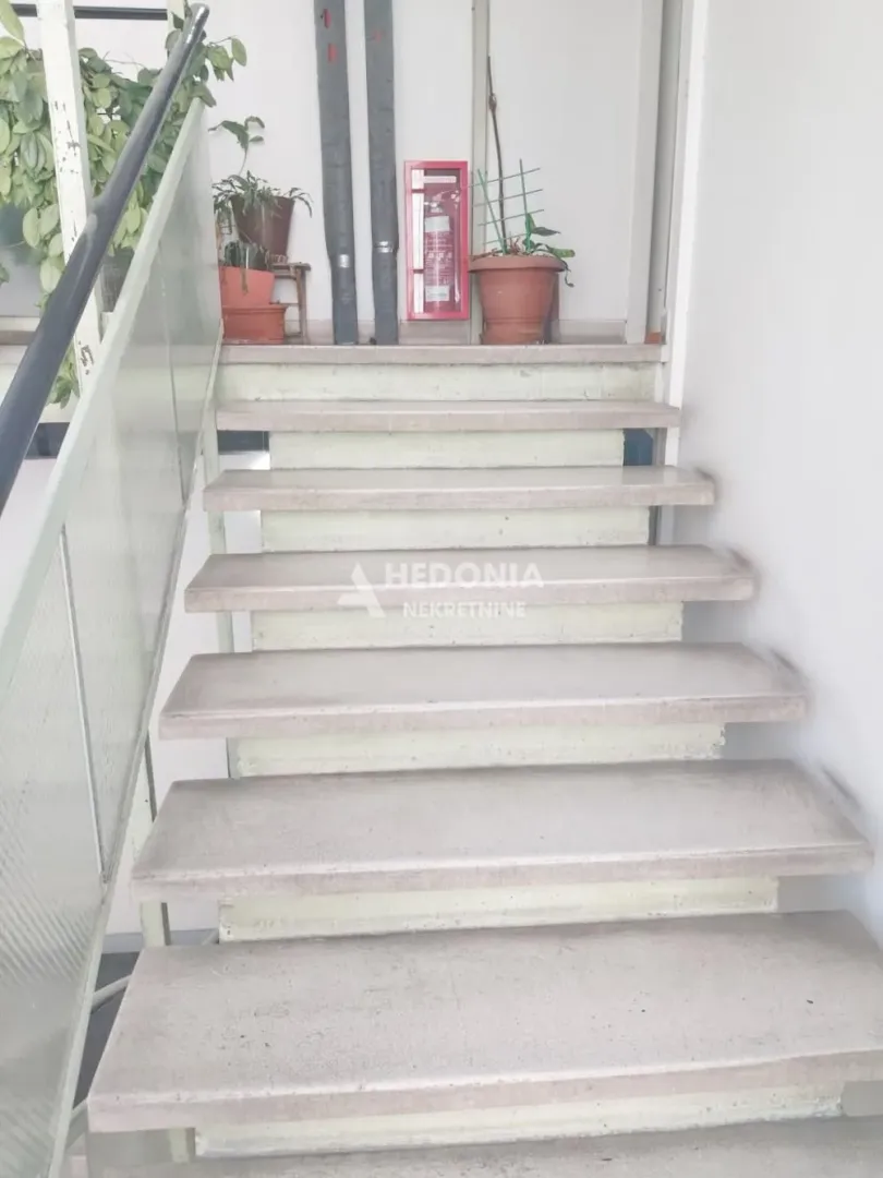 Prodaja, dvosoban stan, 47m², Vukov Spomenik, Zvezdara Sve Podlokacije
