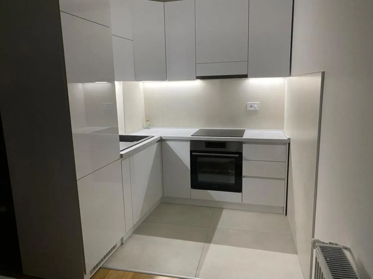 Izdavanje, dvosoban stan, 65m², Centar, Niš