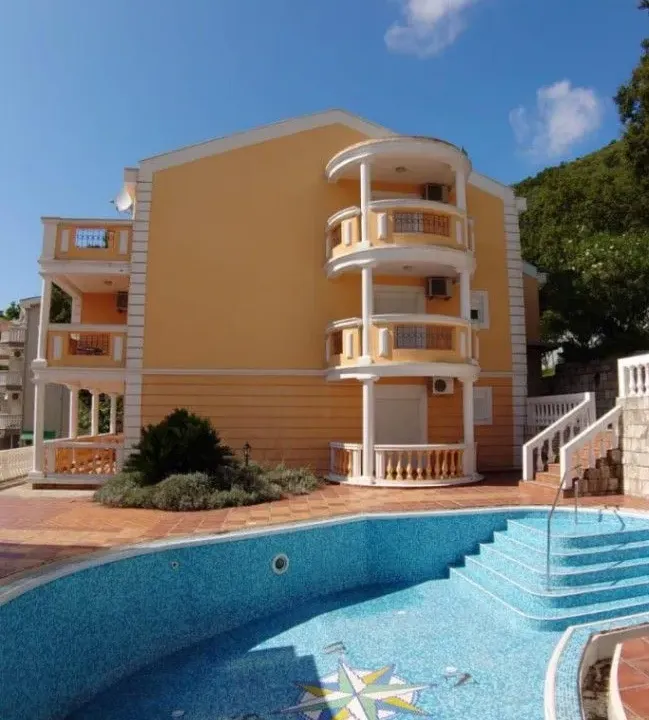 Sale, house, 470m², Petrovac, Budva