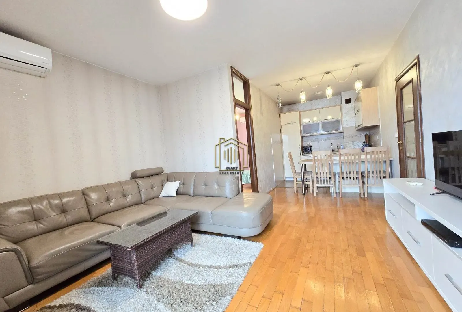 Izdavanje, dvosoban stan, 60m², Stari Aerodrom, Podgorica