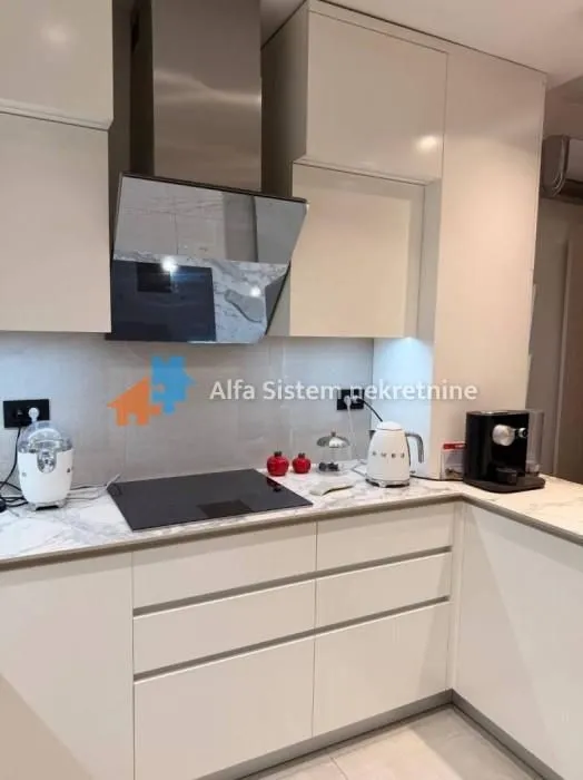 Rent, four bedroom apartment, 103m², Stari Grad, Beograd
