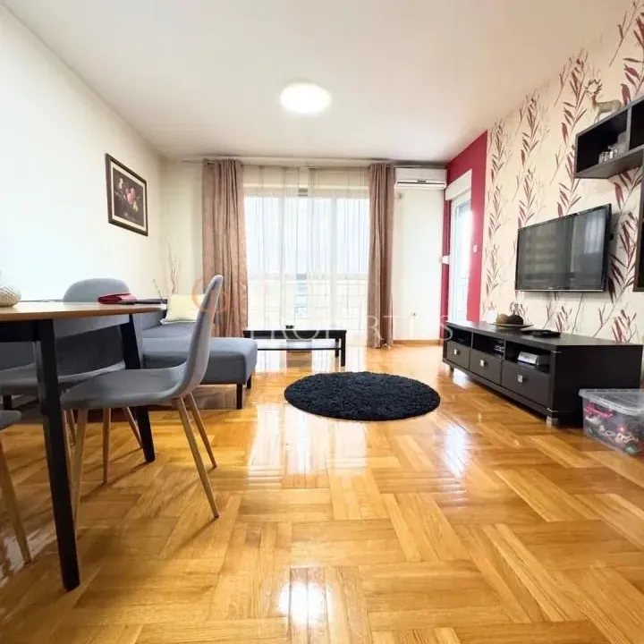Izdavanje, stan, 82m², Pobrežje, Podgorica