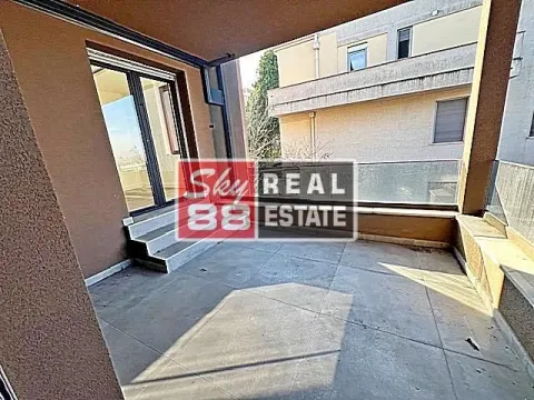 Izdavanje, četvorosoban stan, 177m², Savski Venac, Beograd - image 8