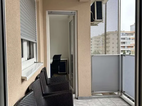 Izdavanje, poslovni prostor, 75m², City Kvart, Podgorica - image 10