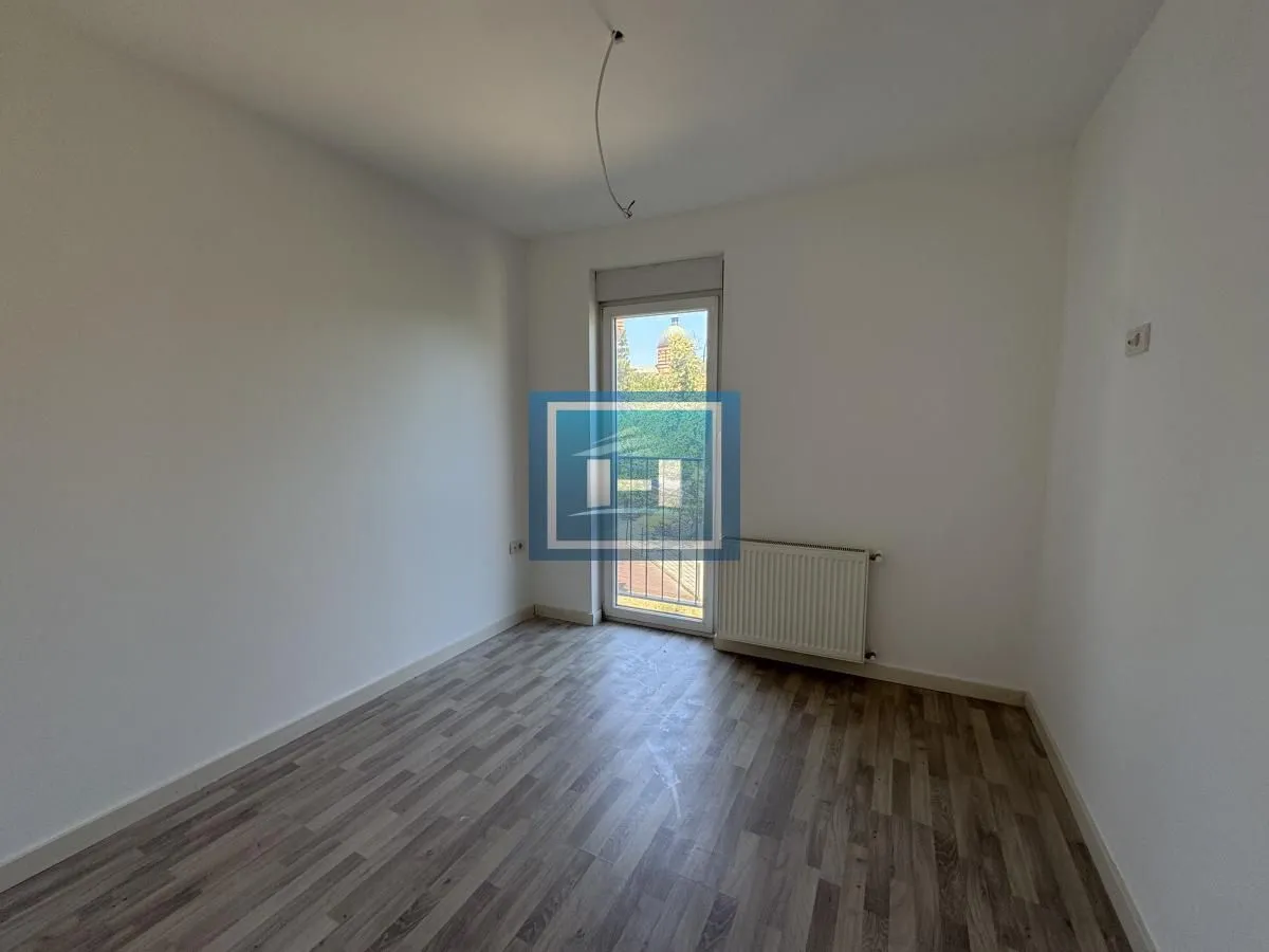 Prodaja, četvorosoban stan, 97m², Centar, Paraćin