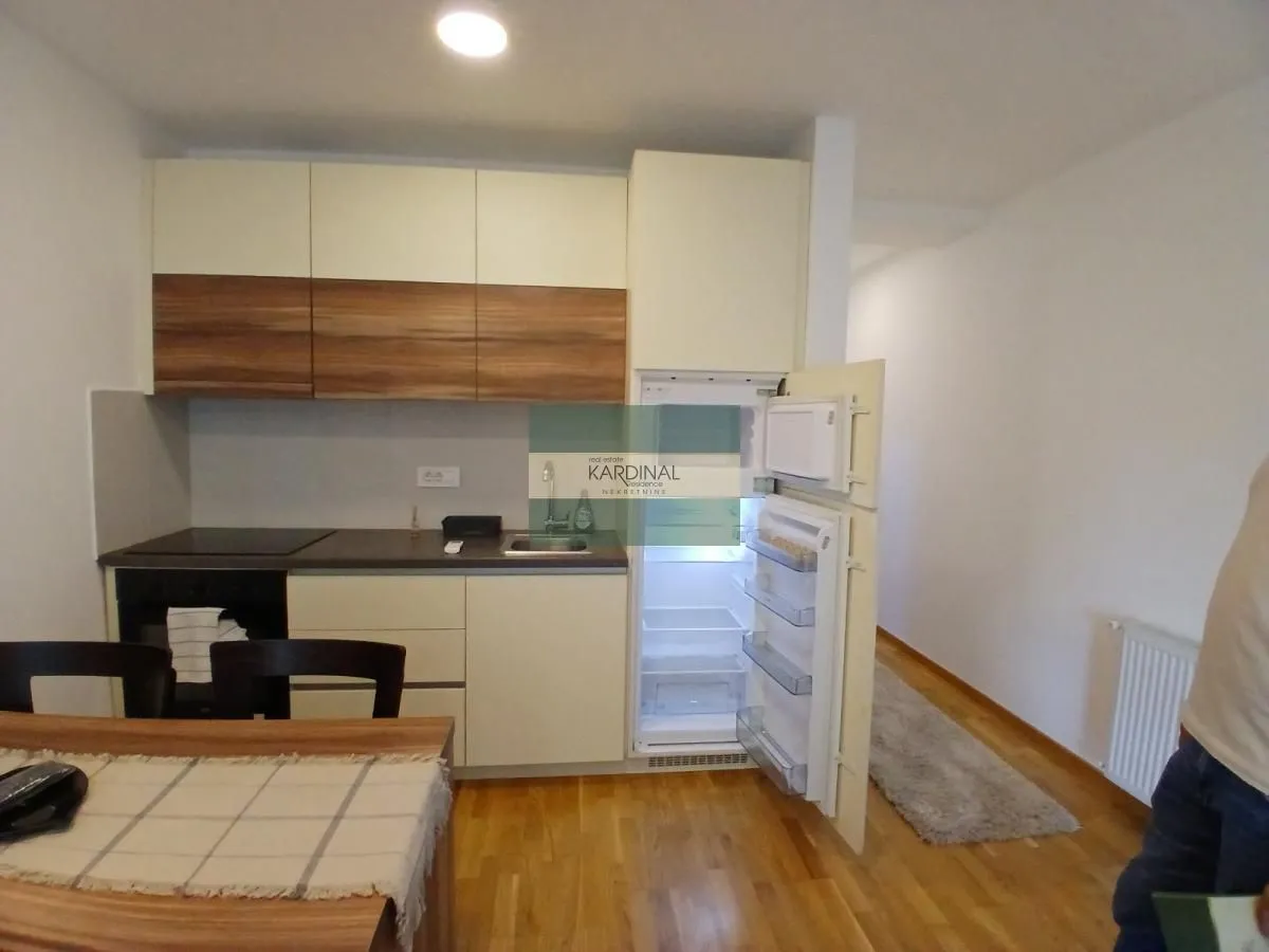 Izdavanje, garsonjera, 27m², Centar, Jagodina