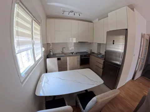 Rent, two bedroom apartment, 72m², Blok 9, Podgorica - image 4